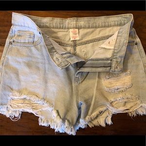 Light Wash, Distressed Denim Jean Shorts!